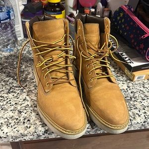 Womens Tomberland sz 8